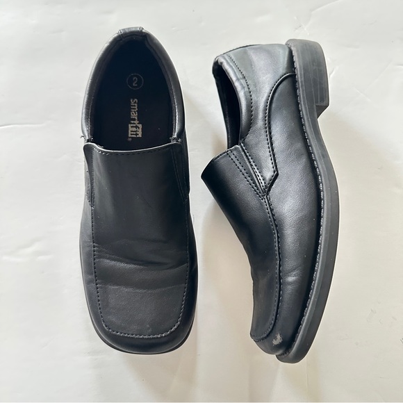 SmartFit Boys’ Black Slip-On Dress Shoes – Skid Resistant, Classic Square Toe - Picture 5 of 7